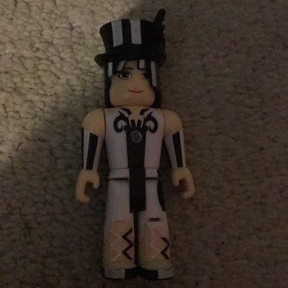 10 ROBLOX toys - Picture 3 of 8